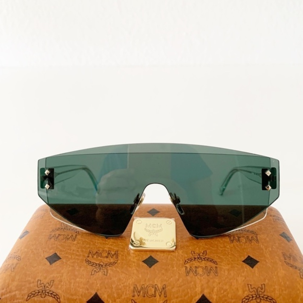 MCM Sunglasses, New in Case, Dust Cloth Green Lenses AWESOME Unisex - Picture 13 of 14